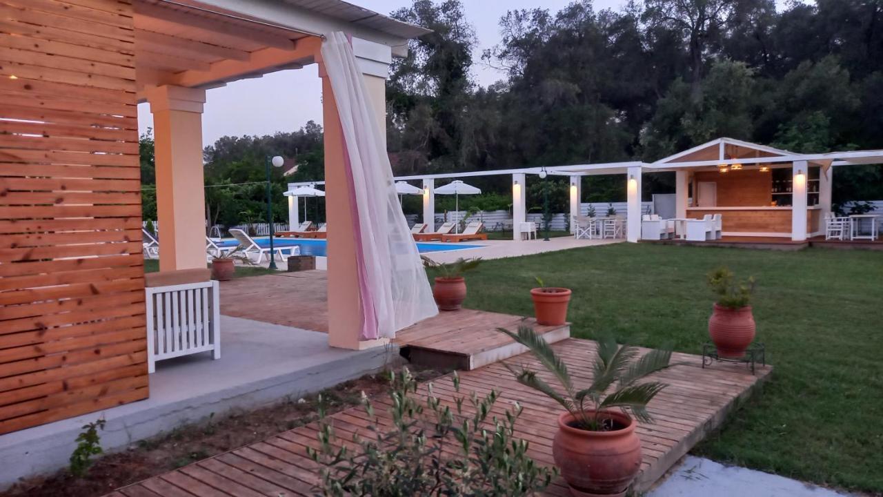Amelia's Garden Kavos